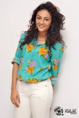 Seerat Kapoor at Run Raja Run Movie Press Meet